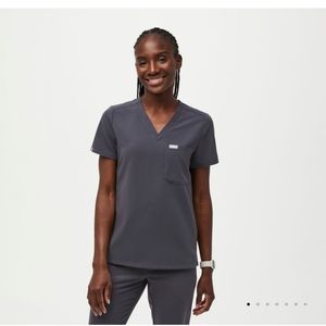 Figs charcoal scrub top size large